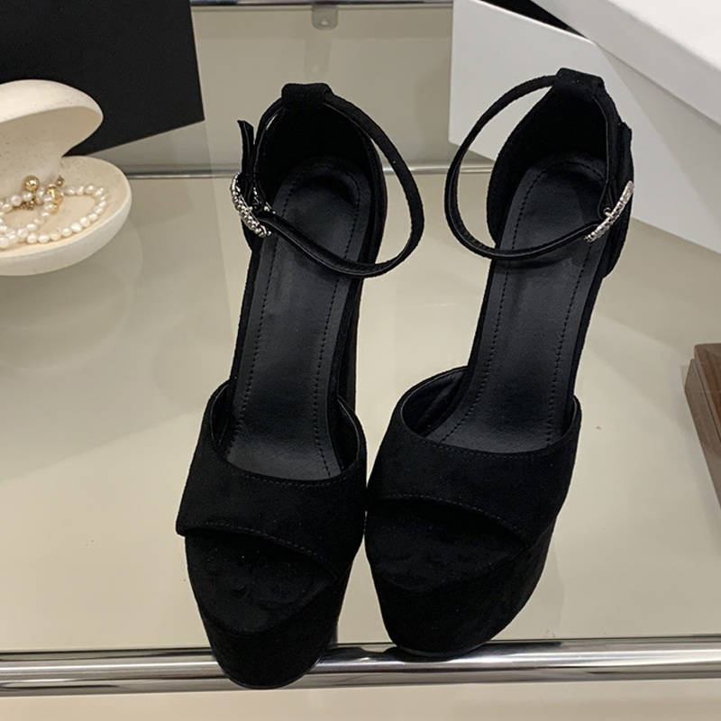 Sandali con Tacco Alto Estremo - Peep Toe Heels recensione e prezzo