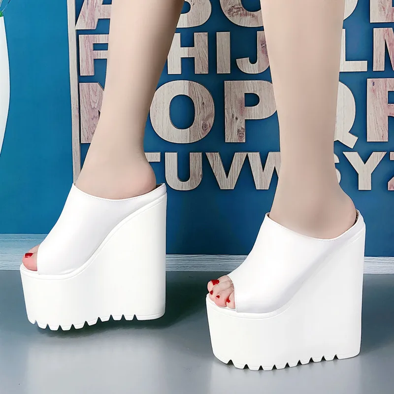 Sandali con zeppa e rivetti se - Women Shoes Brand recensione e prezzo